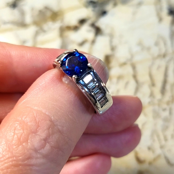 Sapphire/CZ ring - Picture 3 of 4